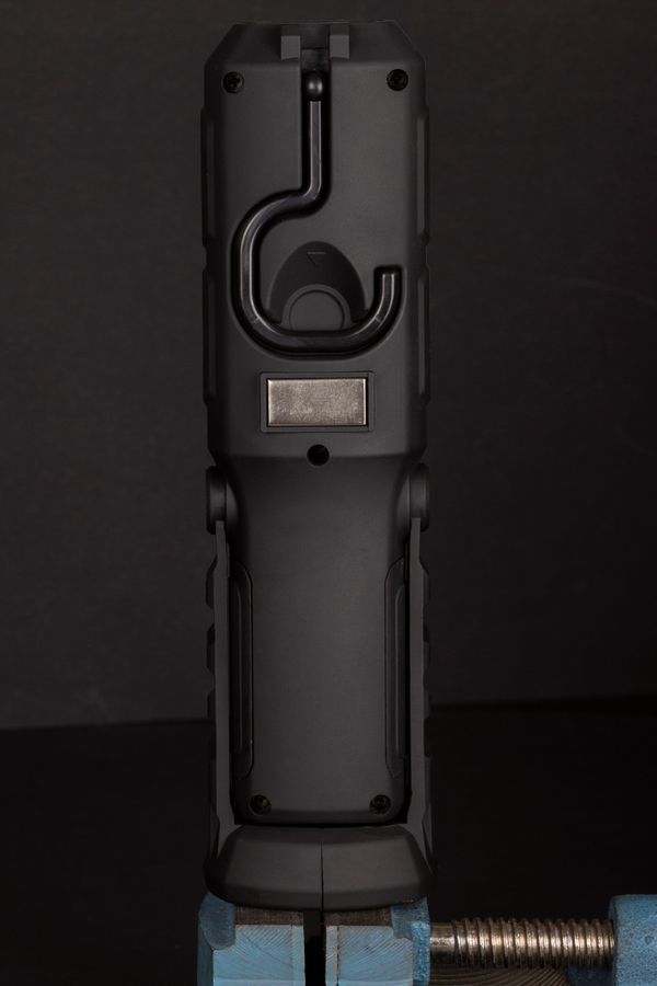 MAXIMUS LED Worklamp M-WKL-012-DU - 3W+1W 240+60lm 3xAA Powered by Duracell