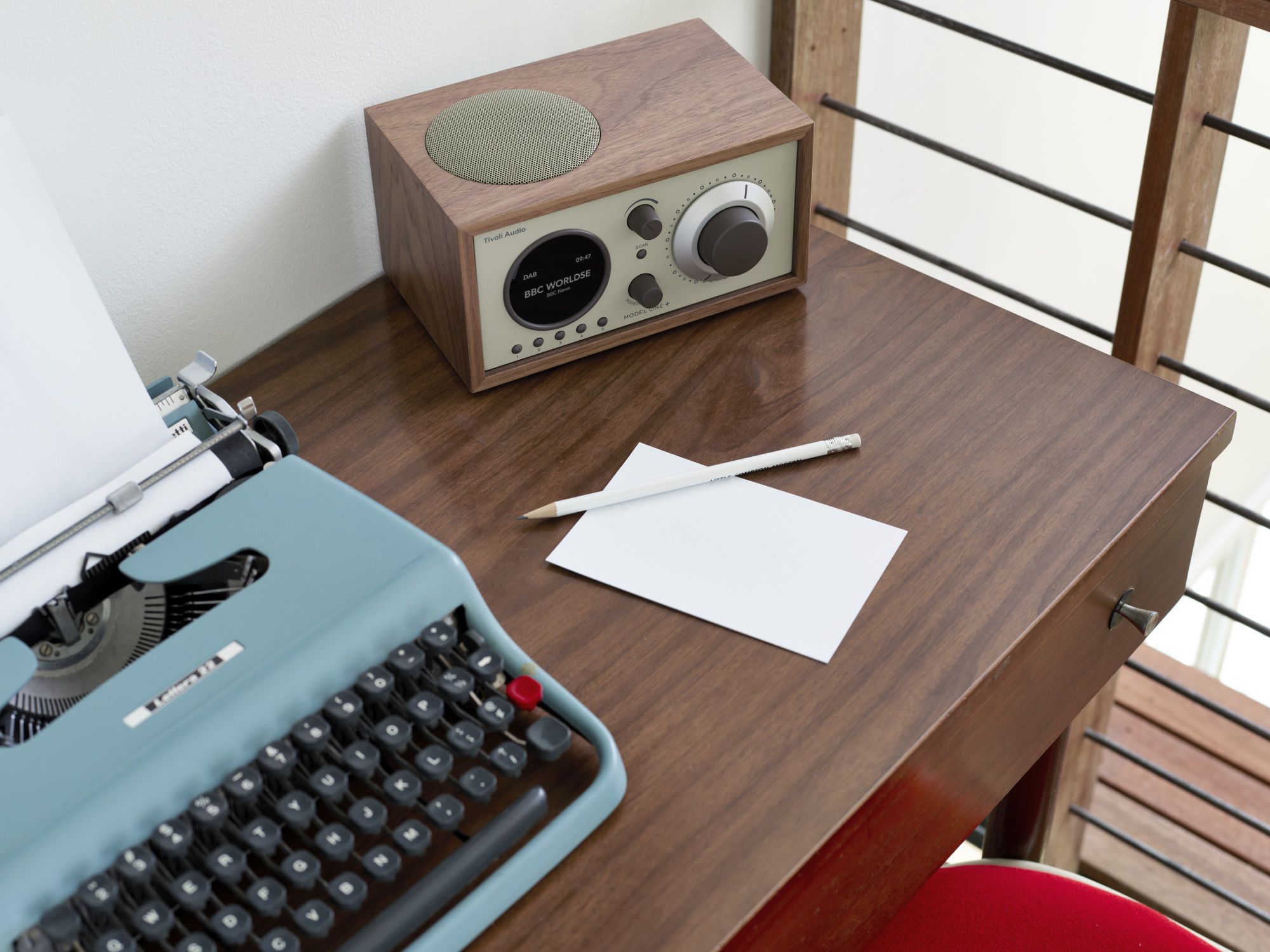 Tivoli Model One+ walnuss/beige