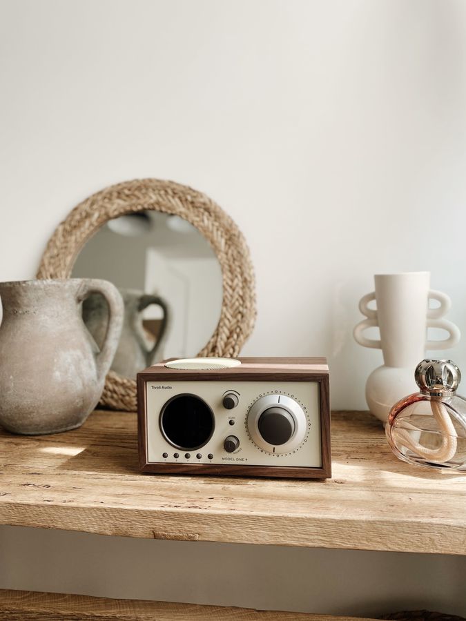 Tivoli Model One+ walnuss/beige