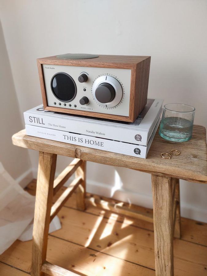 Tivoli Model One+ walnuss/beige