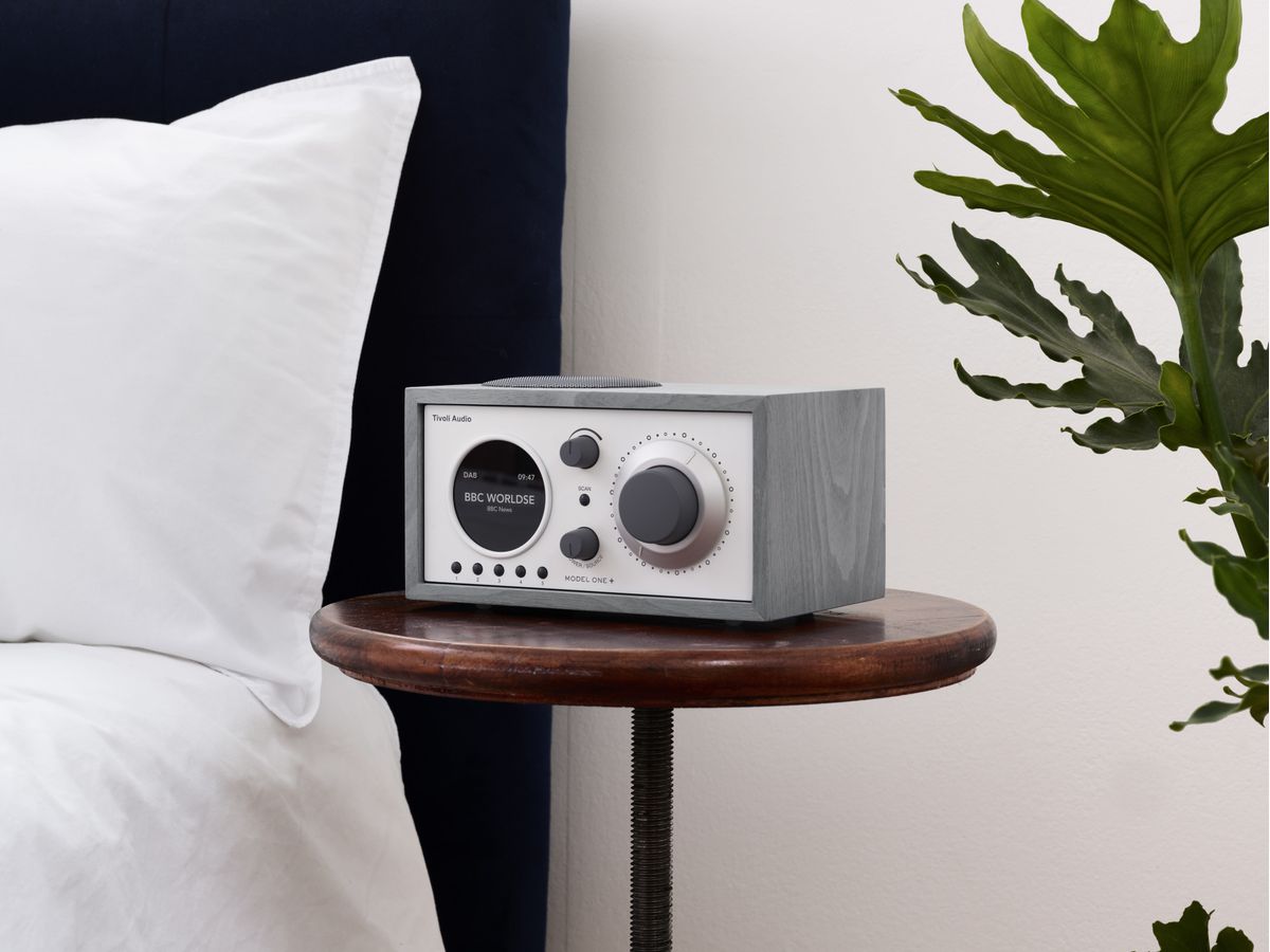 Tivoli Model One+ grau/weiss
