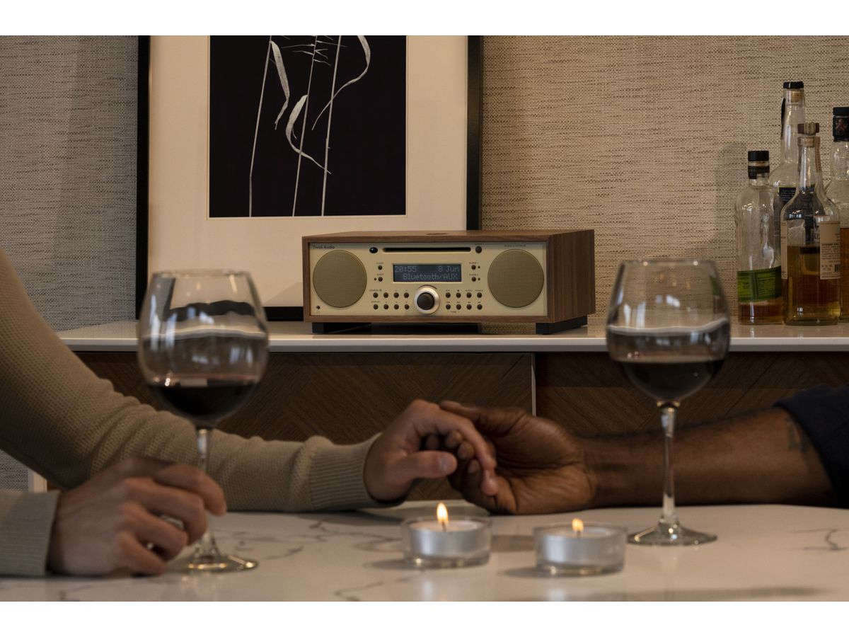 Tivoli Music System+ walnuss/beige