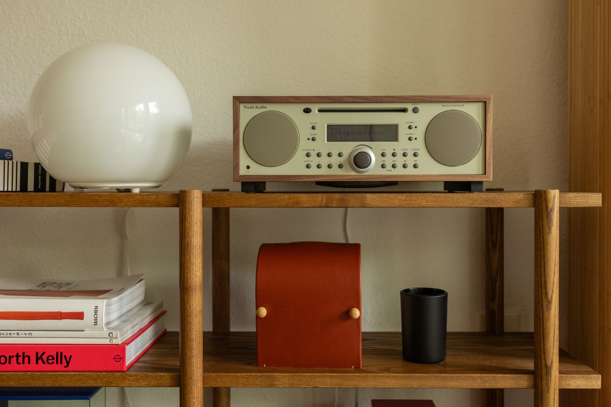 Tivoli Music System+ walnut/beige
