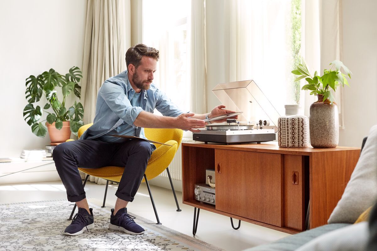 Vogel's LS wall bracket - Universal, 5kg, black, 2 pcs.