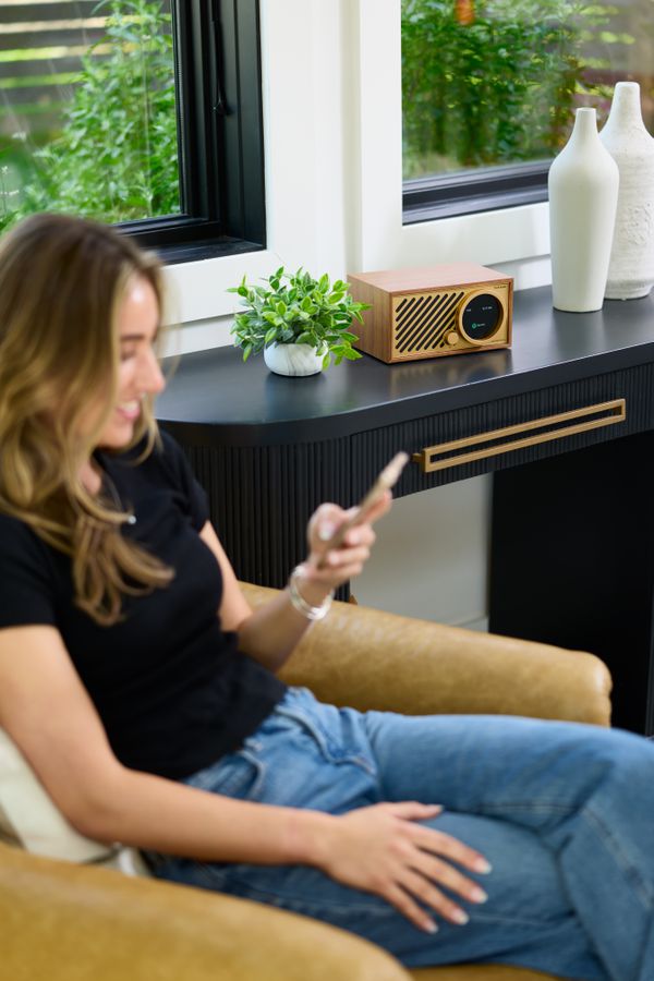 Tivoli Model One Digital Gen.3 - walnuss/gold