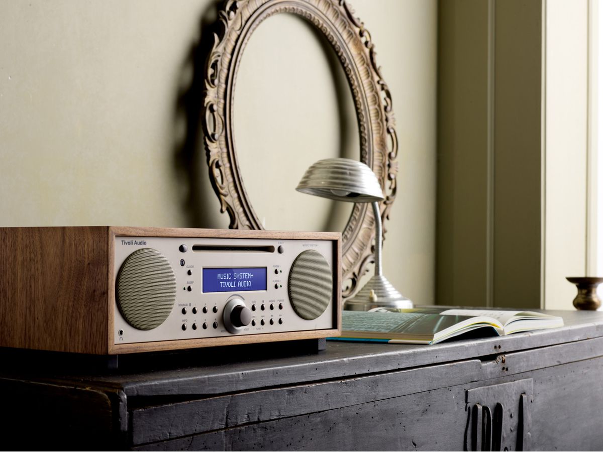 Tivoli Music System+ walnuss/beige