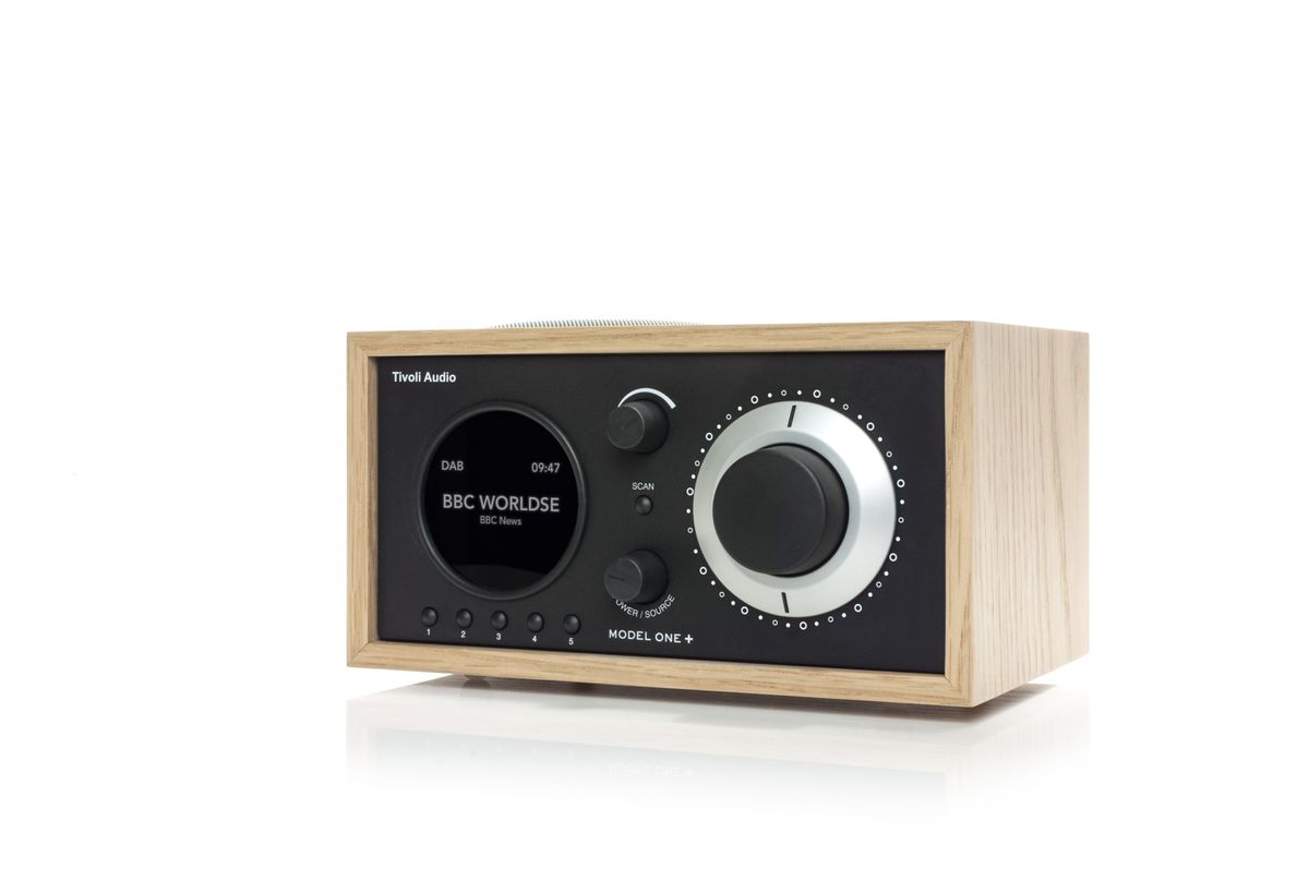 Tivoli Model One+ chêne/noir